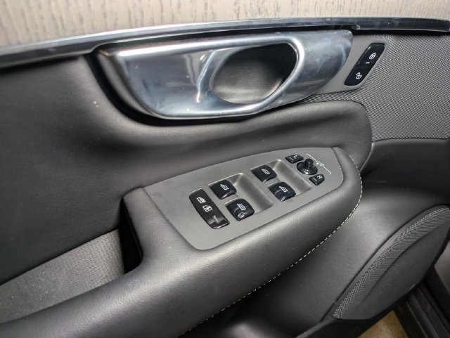 New 2025 Volvo XC90 B6 Ultra w/ Protection Package Premier AWD/4WD image 12