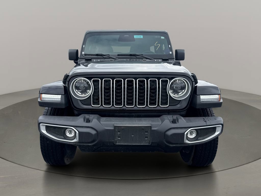 Used 2025 Jeep Wrangler Unlimited Sahara w/ Safety Group AWD/4WD image 2