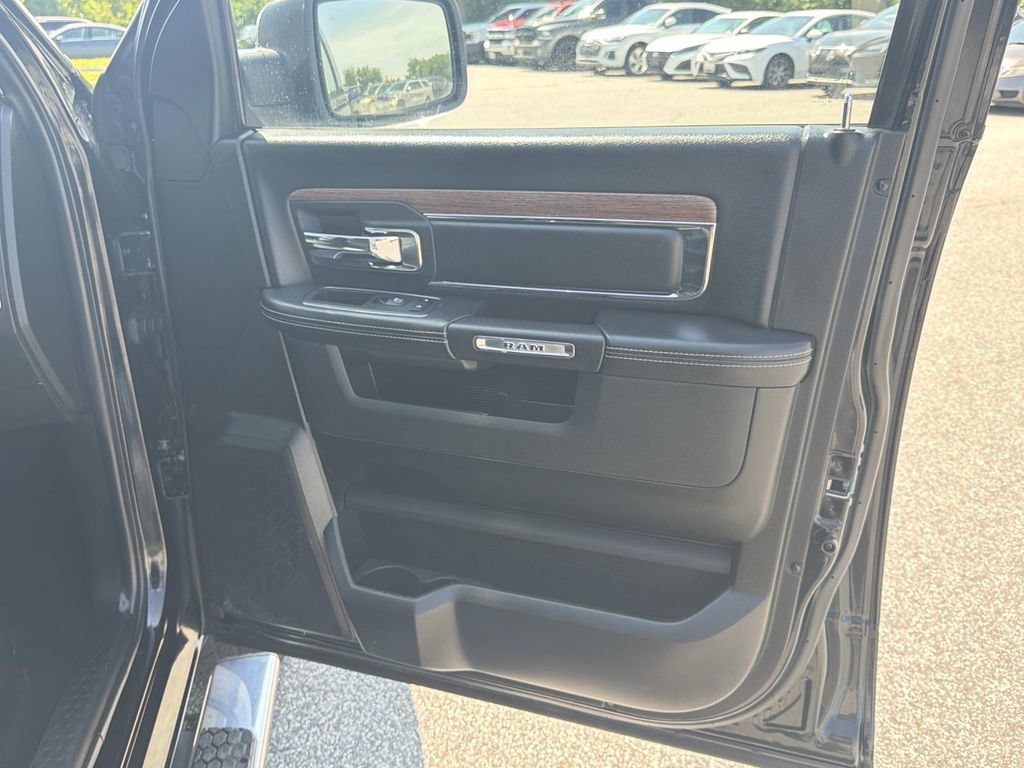 Used 2019 RAM 1500 Laramie w/ Convenience Group AWD/4WD image 25
