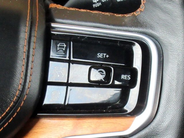 Used 2024 Jeep Grand Wagoneer L Series III AWD/4WD image 22