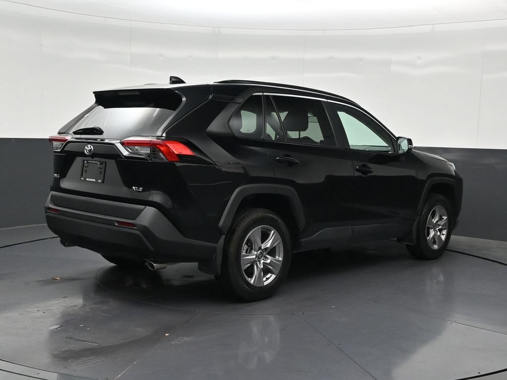 Used 2025 Toyota RAV4 XLE w/ Convenience Package FWD image 5