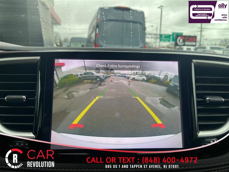 Used 2024 Chrysler Pacifica Limited FWD image 22