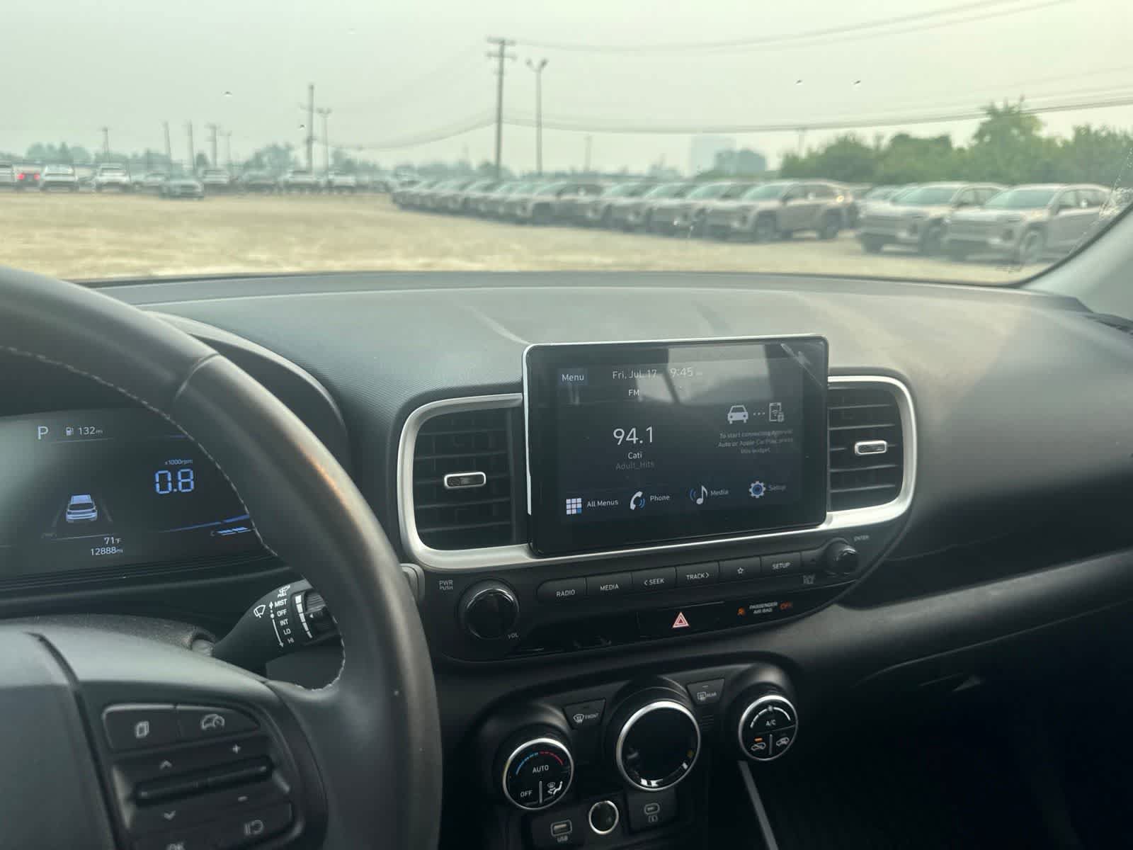 Used 2023 Hyundai Venue SEL FWD image 20