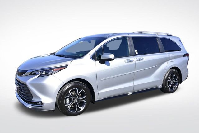 New 2025 Toyota Sienna Platinum