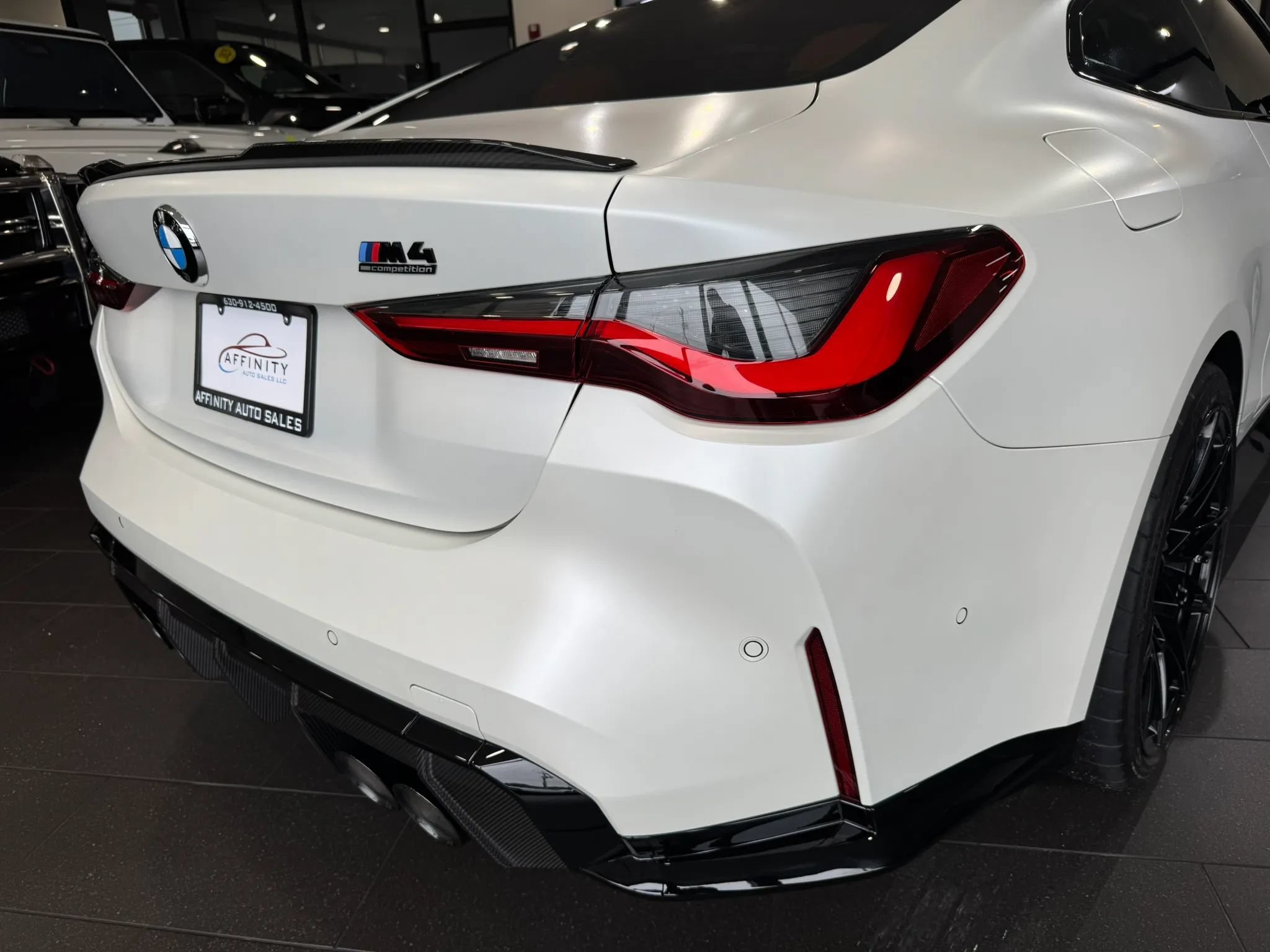 Used 2021 BMW M4 Competition w/ M Carbon Exterior Package RWD image 5