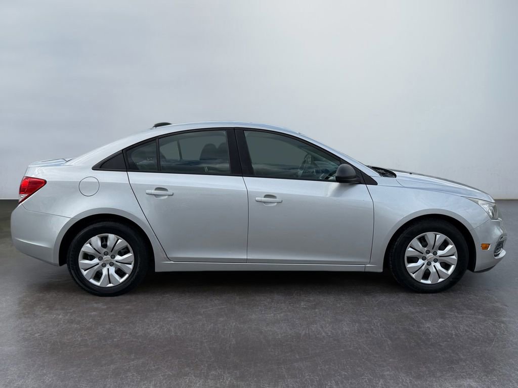 Used 2015 Chevrolet Cruze LS FWD image 2