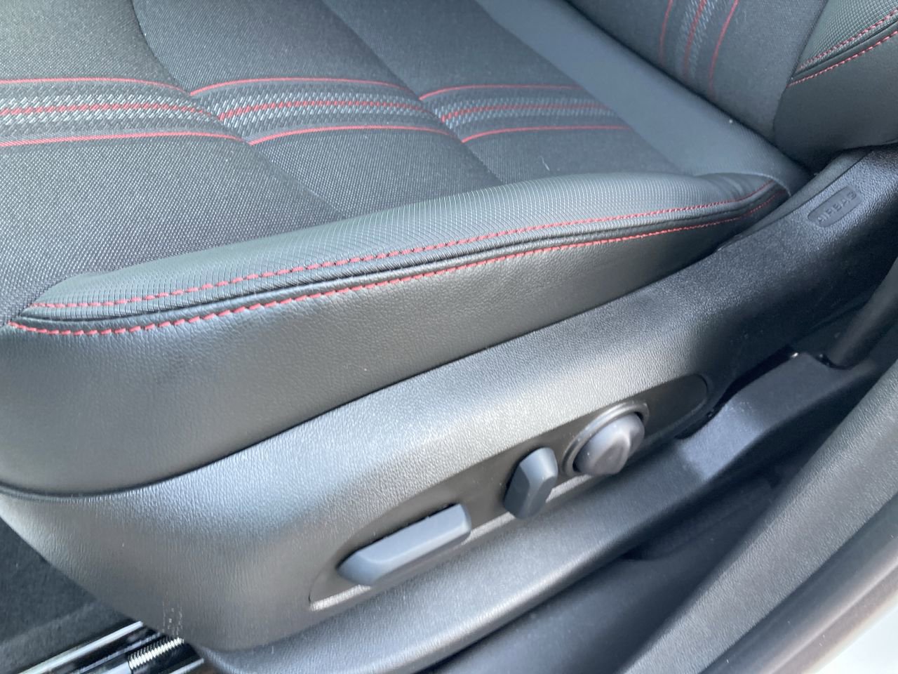 Used 2022 Chevrolet Equinox RS w/ LPO, Floor Liner Package AWD/4WD image 25