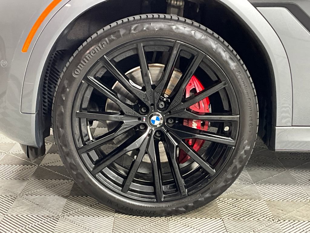 Used 2024 BMW X6 xDrive40i w/ M Sport Professional Package image 29