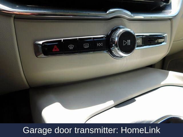 New 2025 Volvo XC60 B5 Plus w/ Protection Package Premier image 30