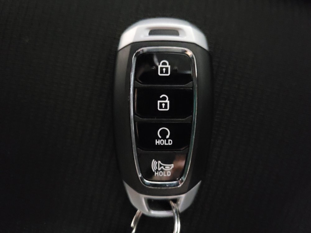 Used 2024 Hyundai Venue SEL FWD image 32