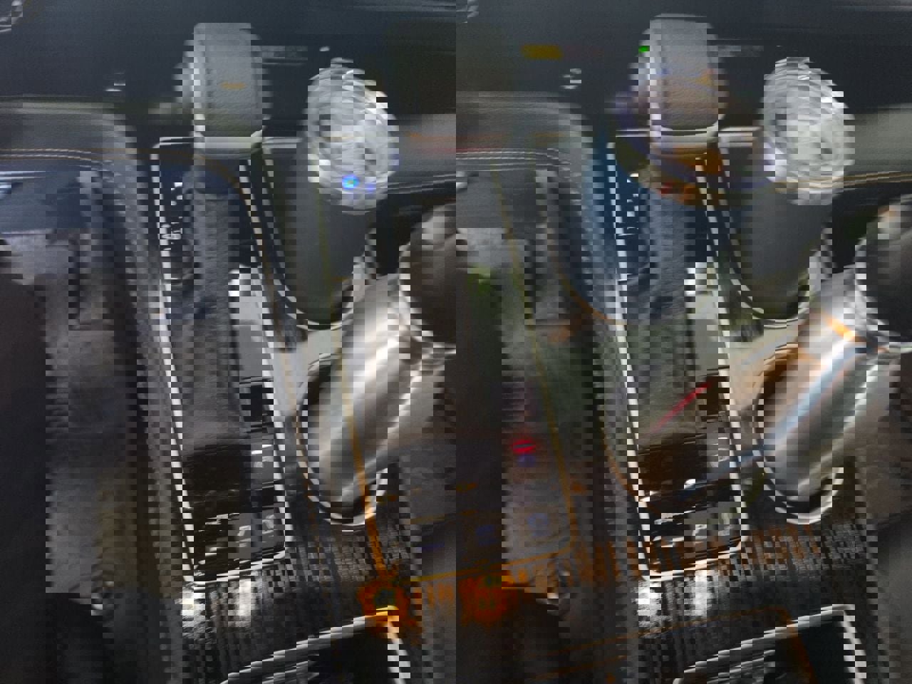 Used 2025 Toyota Sienna XLE Woodland Edition image 14