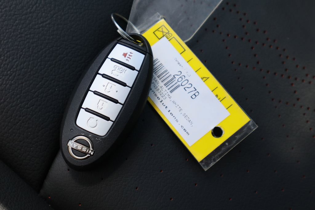 Used 2023 Nissan Altima 2.5 SR w/ SR Premium Package image 32