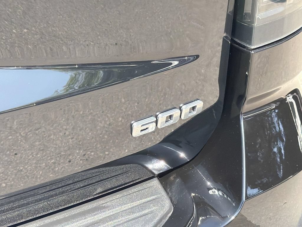 Certified 2026 Cadillac Escalade ESV Luxury RWD image 30