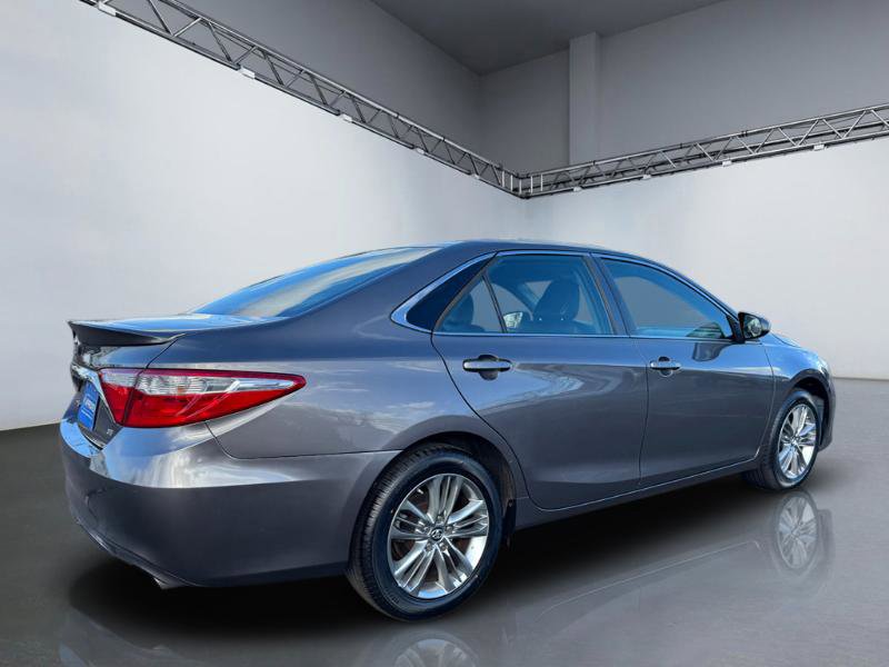 Used 2017 Toyota Camry SE image 7