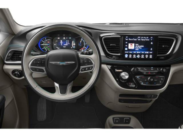 Used 2018 Chrysler Pacifica Touring-L FWD image 10
