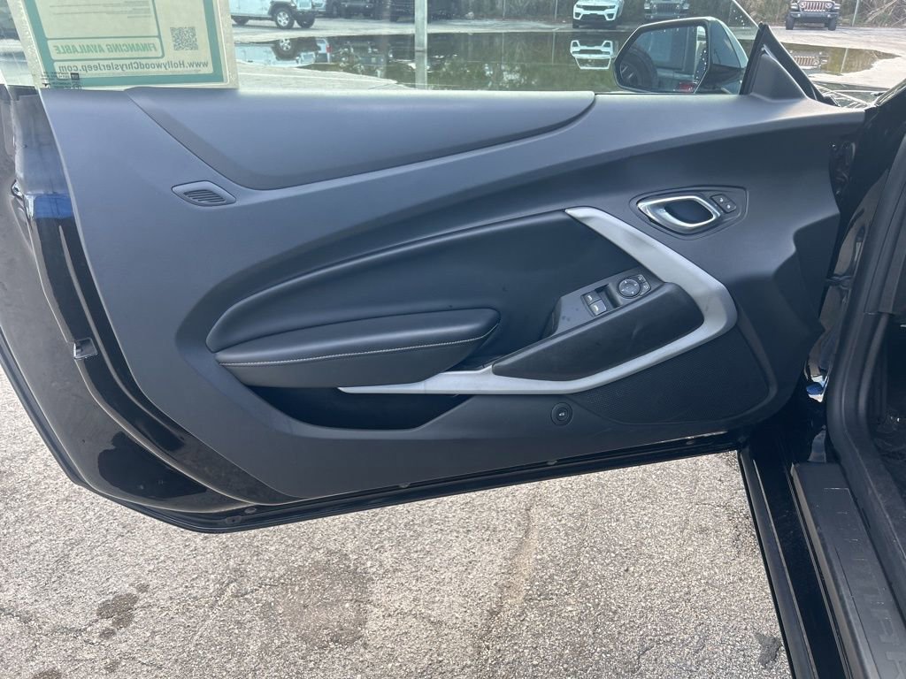 Used 2018 Chevrolet Camaro LT image 31