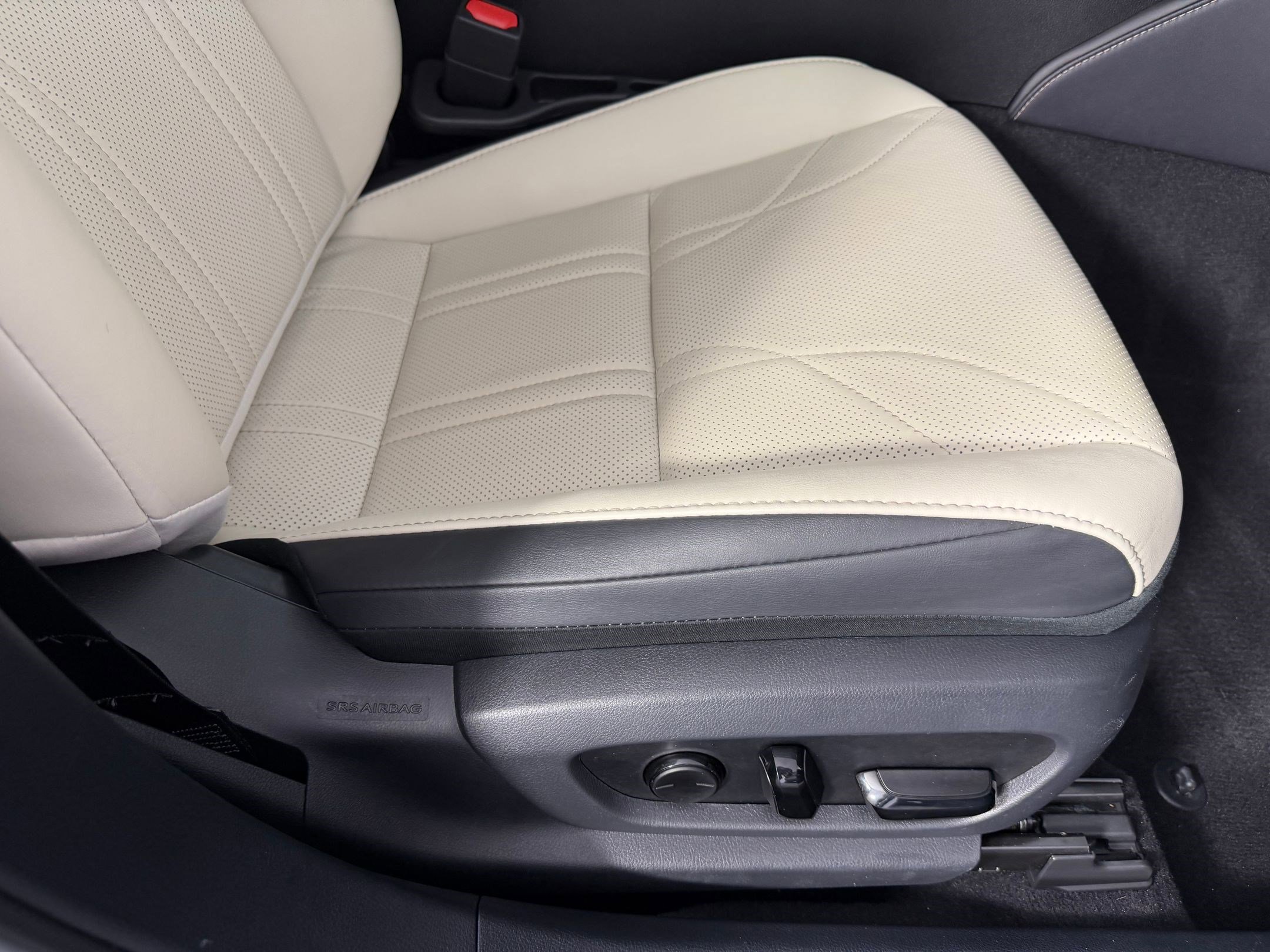 Used 2024 Lexus ES 350 w/ Technology Package image 35