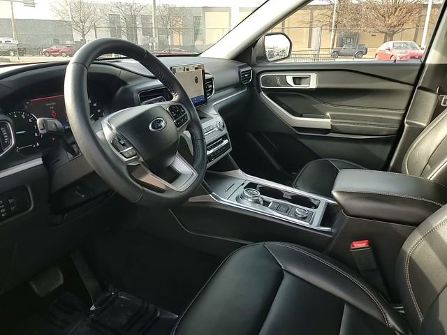 Used 2024 Ford Explorer XLT w/ Equipment Group 202A image 11