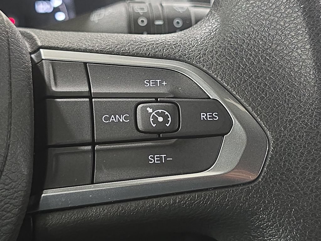 Used 2025 Jeep Compass Sport AWD/4WD image 13