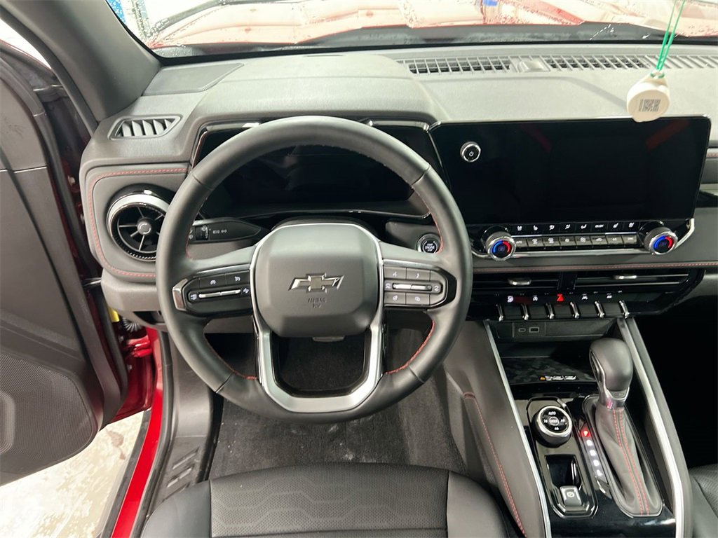 Used 2024 Chevrolet Colorado Z71 w/ Z71 Convenience Package 2 image 11