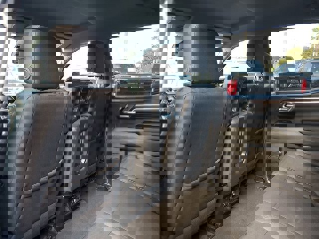 Used 2025 Chevrolet Silverado 1500 LT image 18