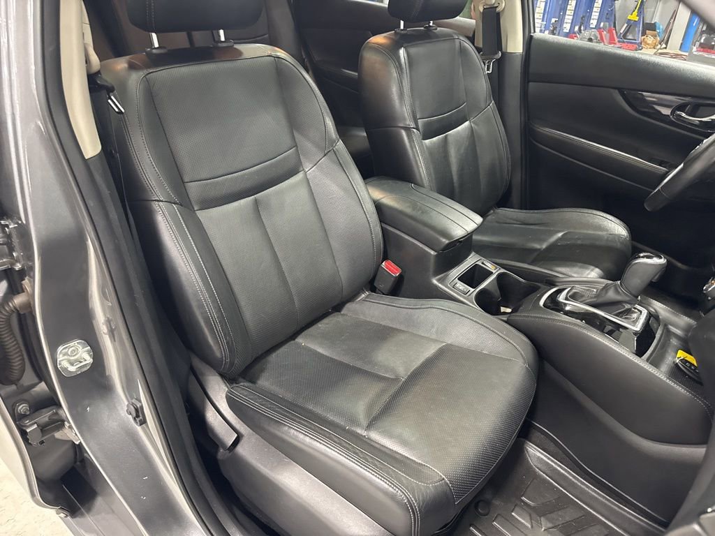 Used 2017 Nissan Rogue SL w/ SL Premium Package image 25