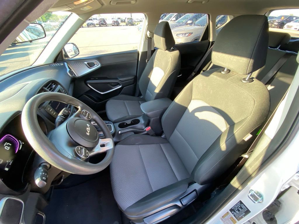 Certified 2024 Kia Soul LX FWD image 21