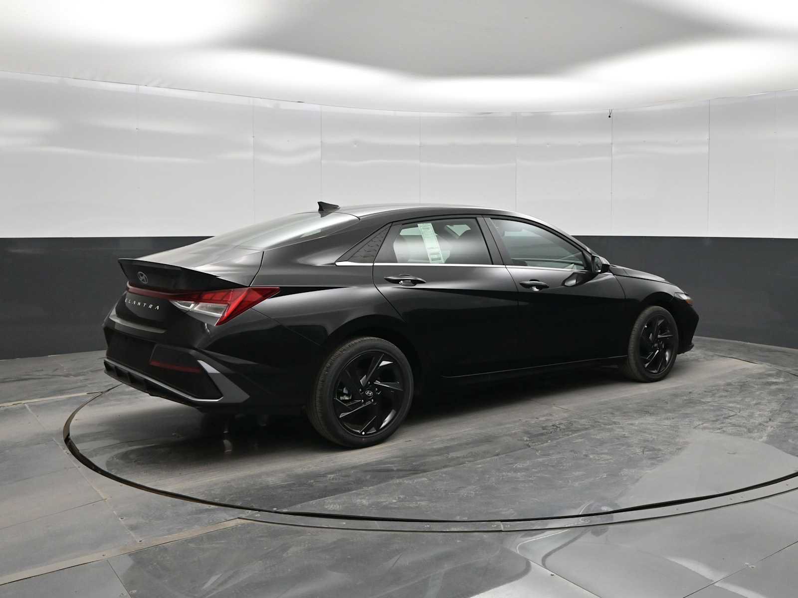 New 2026 Hyundai Elantra SEL Sport FWD image 7