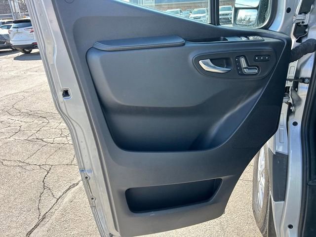 Used 2024 Mercedes-Benz Sprinter 2500 image 9