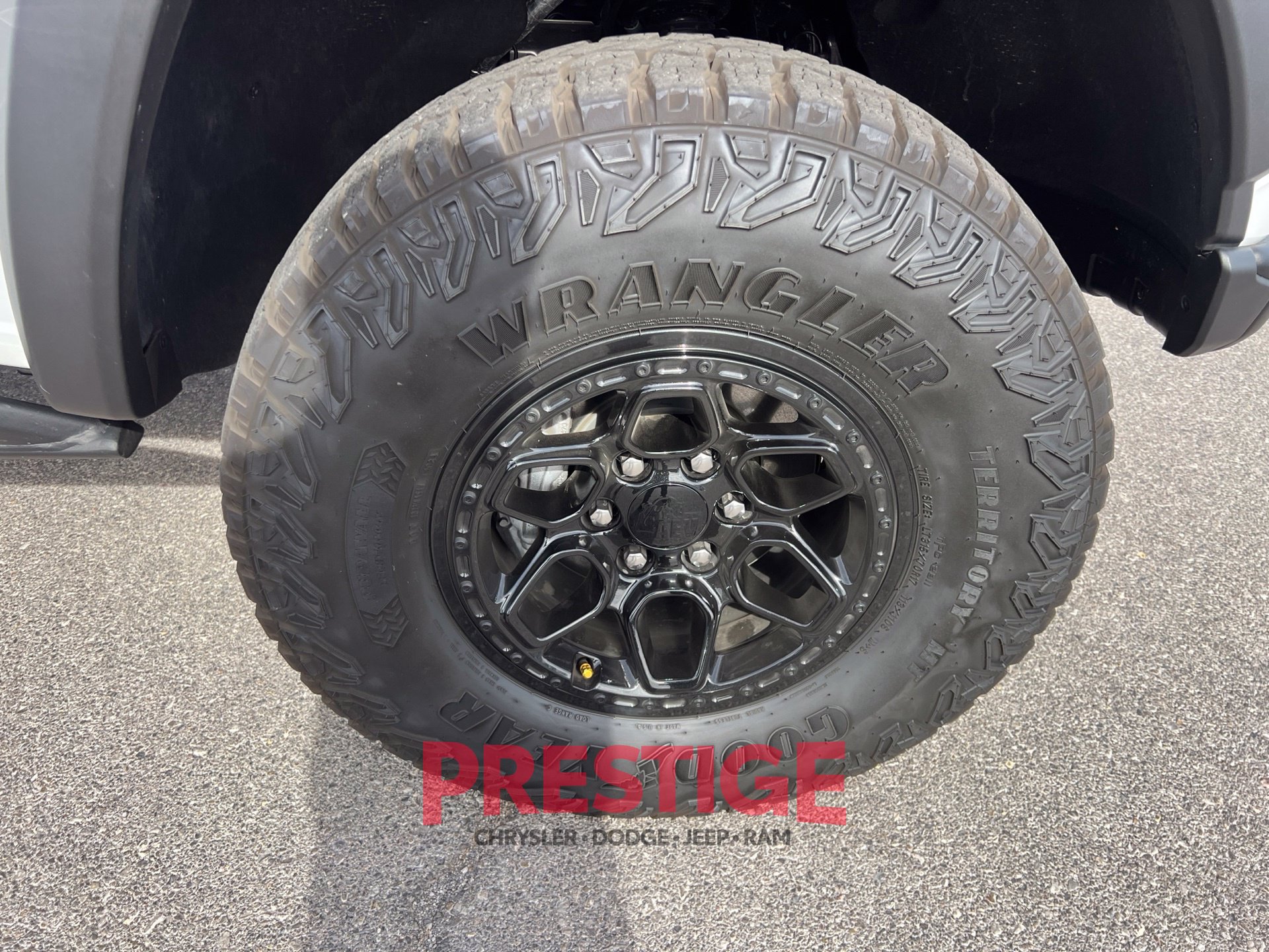Used 2025 Chevrolet Colorado ZR2 w/ ZR2 Bison Edition AWD/4WD image 19