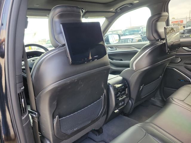 Used 2023 Jeep Grand Cherokee Overland w/ Advanced Protech Group III image 13