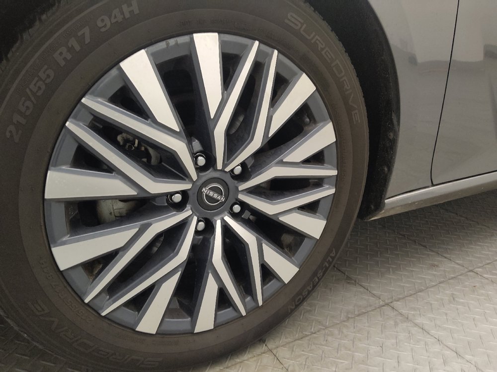 Used 2024 Nissan Altima 2.5 SV FWD image 31
