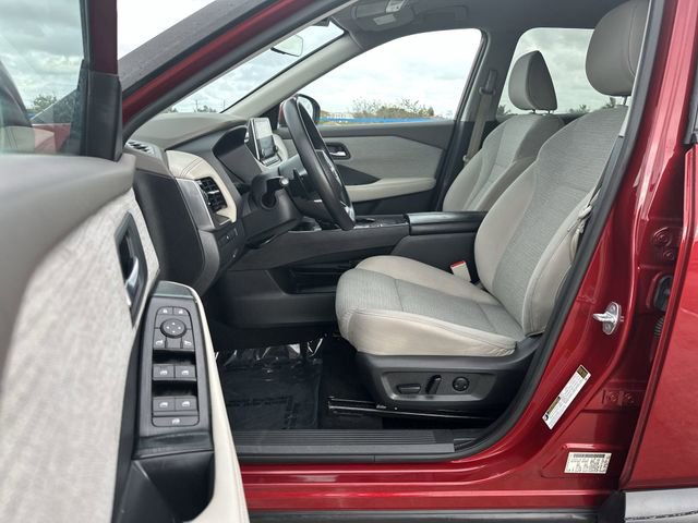 Used 2022 Nissan Rogue SV image 22