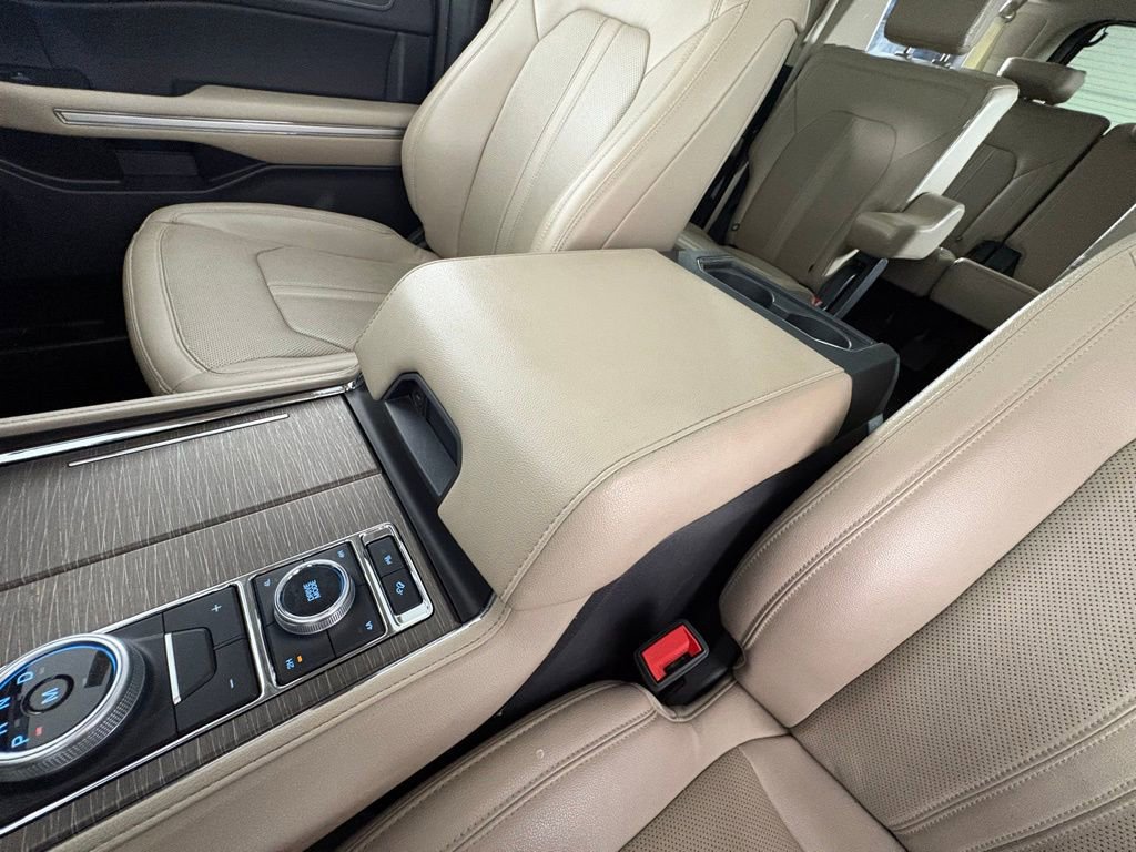 Used 2023 Ford Expedition Max Limited image 35