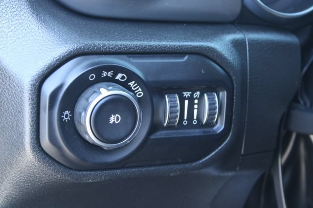 Used 2022 Jeep Wrangler Unlimited Sahara w/ Cold Weather Group AWD/4WD image 12