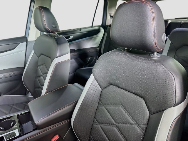 Certified 2024 Volkswagen Atlas Peak Edition SE AWD/4WD image 23