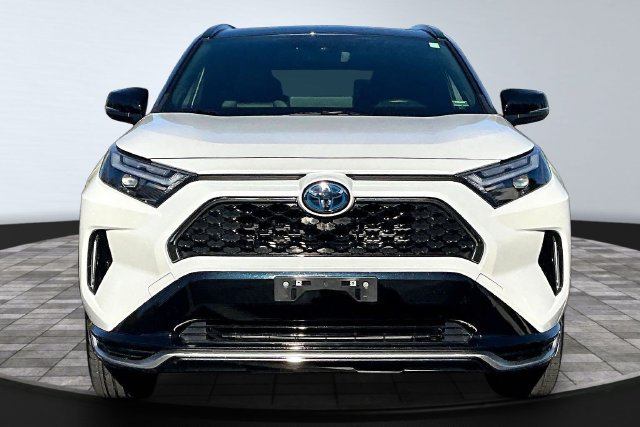 Used 2023 Toyota RAV4 XSE w/ Weather Package AWD/4WD image 2