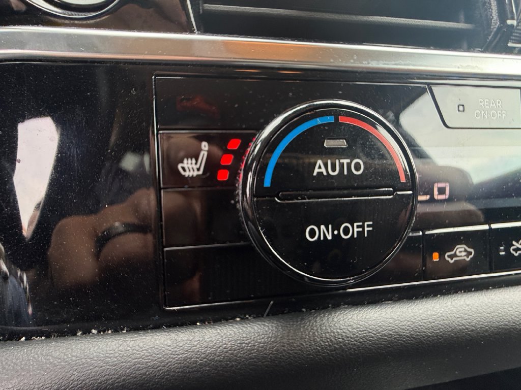 Used 2025 Nissan Pathfinder SL AWD/4WD image 33