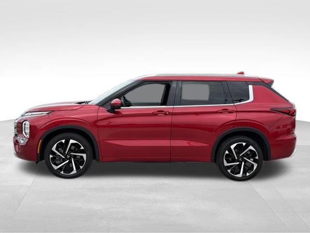 Used 2023 Mitsubishi Outlander SEL FWD image 2