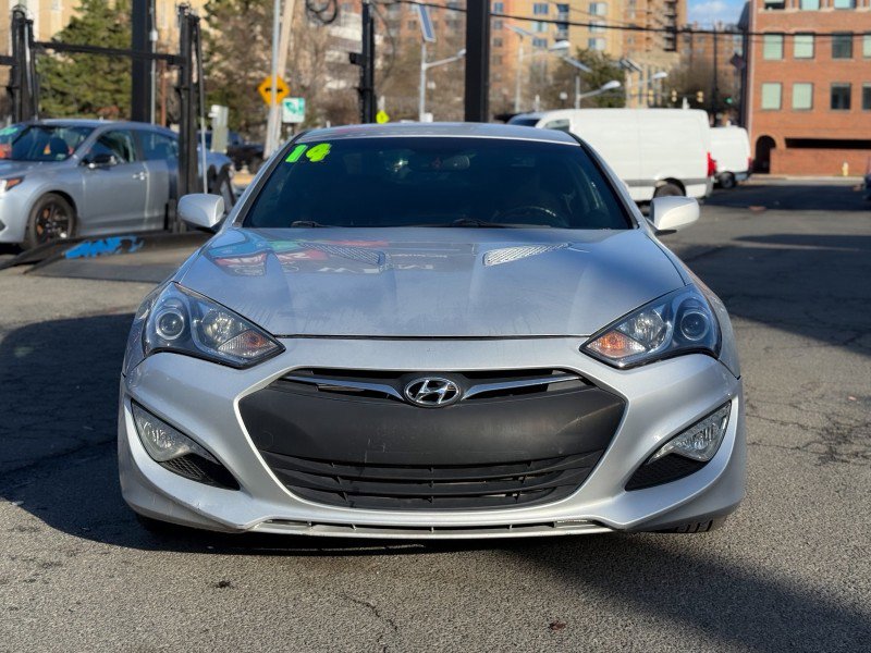 Used 2014 Hyundai Genesis 2.0T image 8