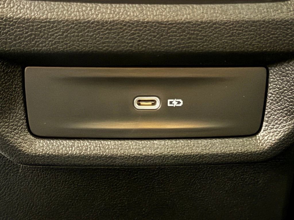 New 2025 Volkswagen Taos SE image 23