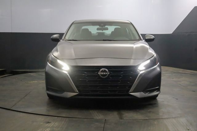 Used 2023 Nissan Altima 2.5 S image 3