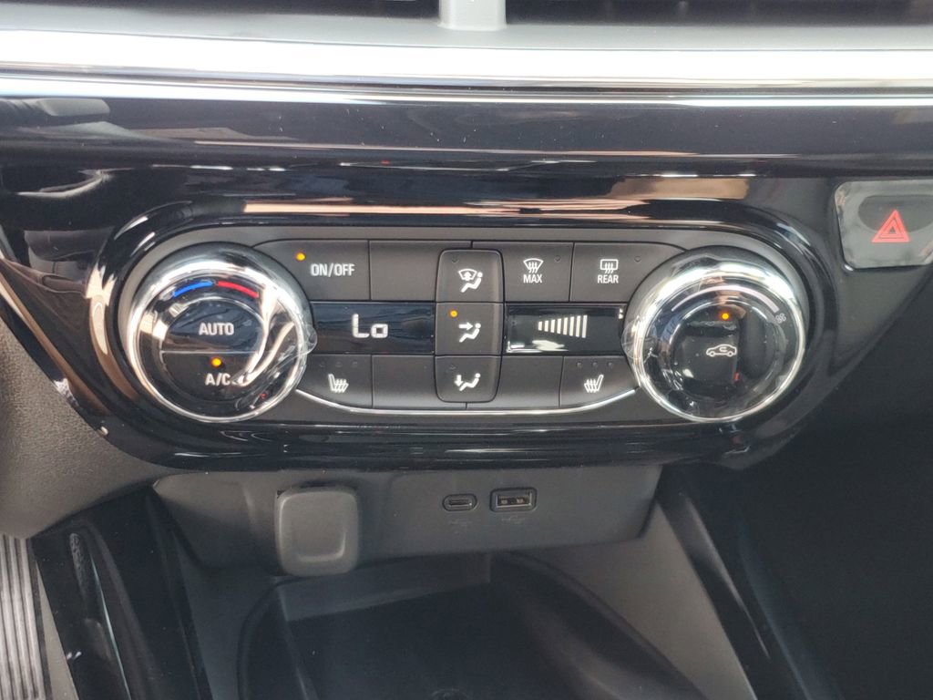 New 2026 Chevrolet Trax RS w/ Sunroof Package FWD image 26