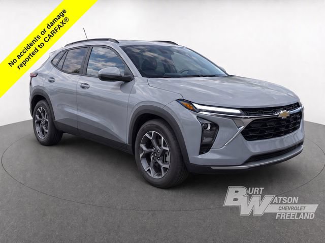 Used 2024 Chevrolet Trax LT w/ LT Convenience Package FWD image 3