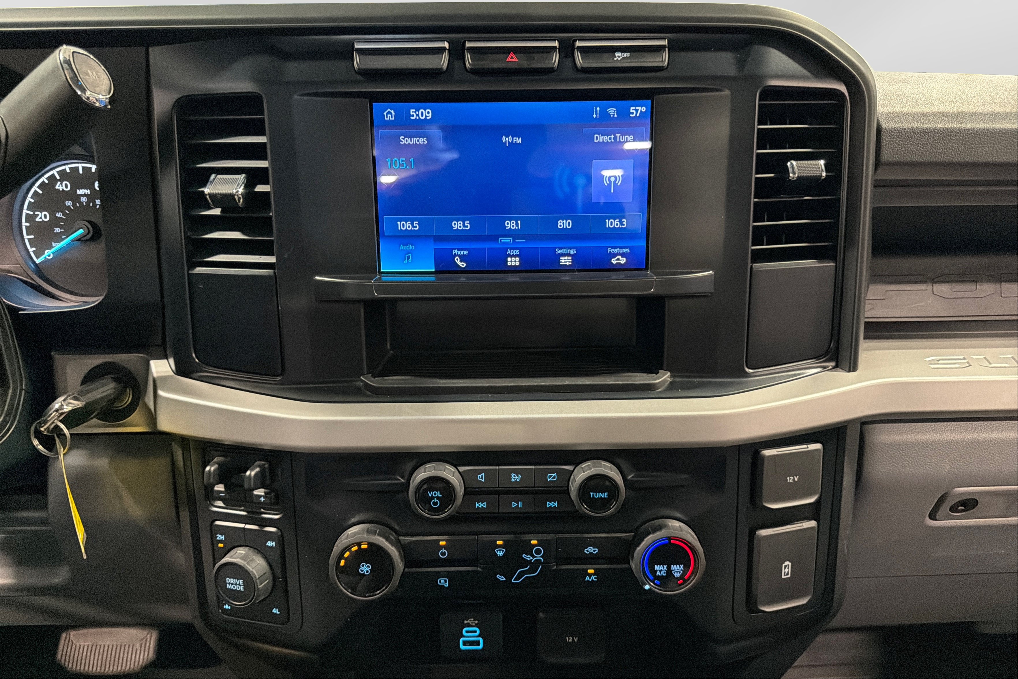 Used 2023 Ford F250 XL w/ Snow Plow Prep Package AWD/4WD image 29