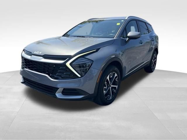 Certified 2025 Kia Sportage EX AWD/4WD image 4