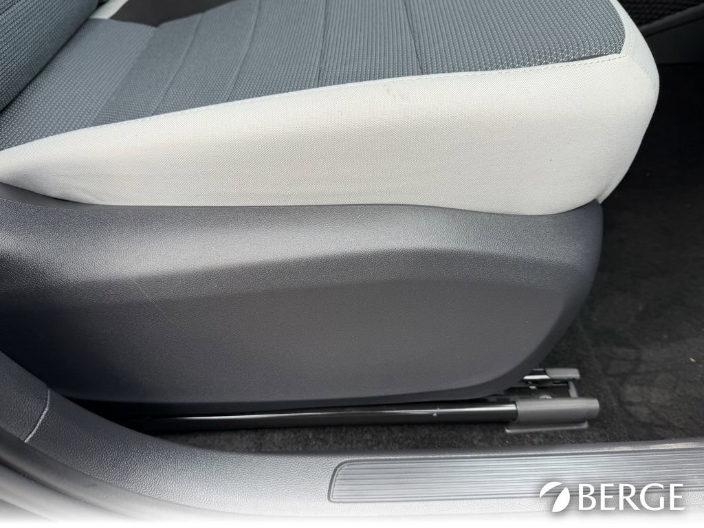 Used 2025 Volkswagen Taos S FWD image 15