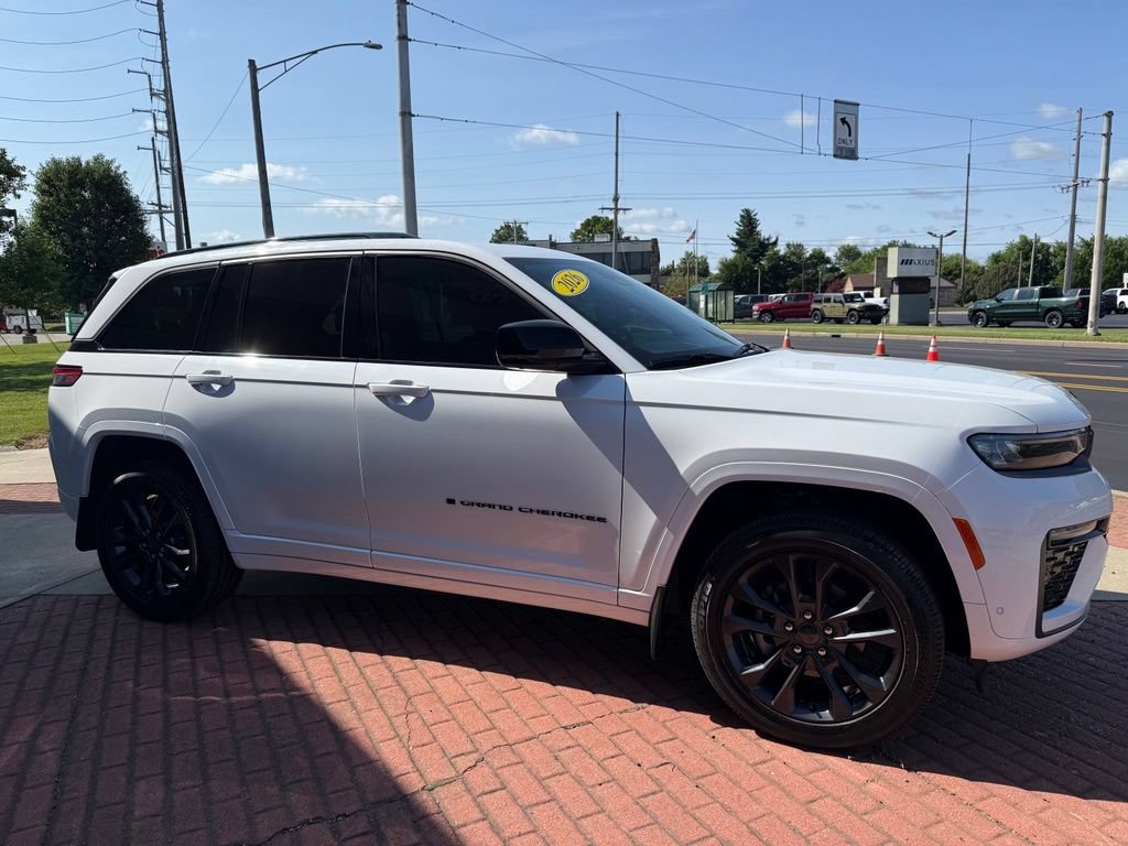 Used 2026 Jeep Grand Cherokee Limited AWD/4WD image 5