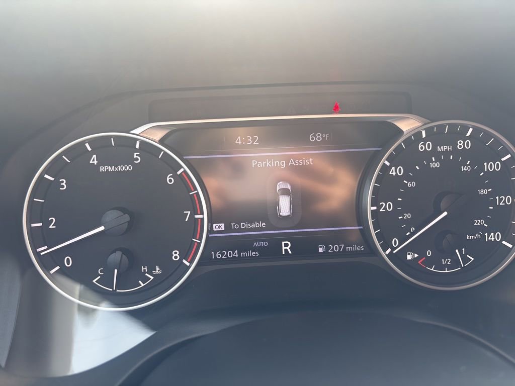 Used 2023 Nissan Rogue SL w/ SL Premium Package image 16