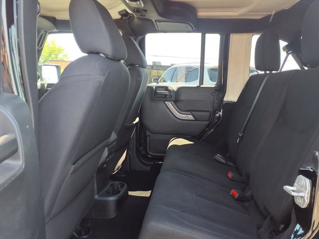 Used 2018 Jeep Wrangler Unlimited Sport S AWD/4WD image 22